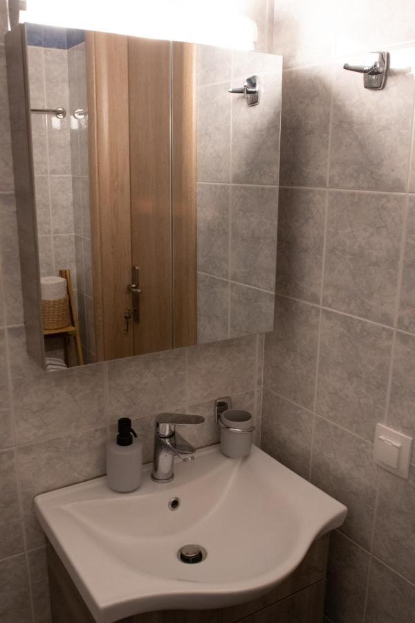 Langi Apartments Mesolóngion Екстериор снимка