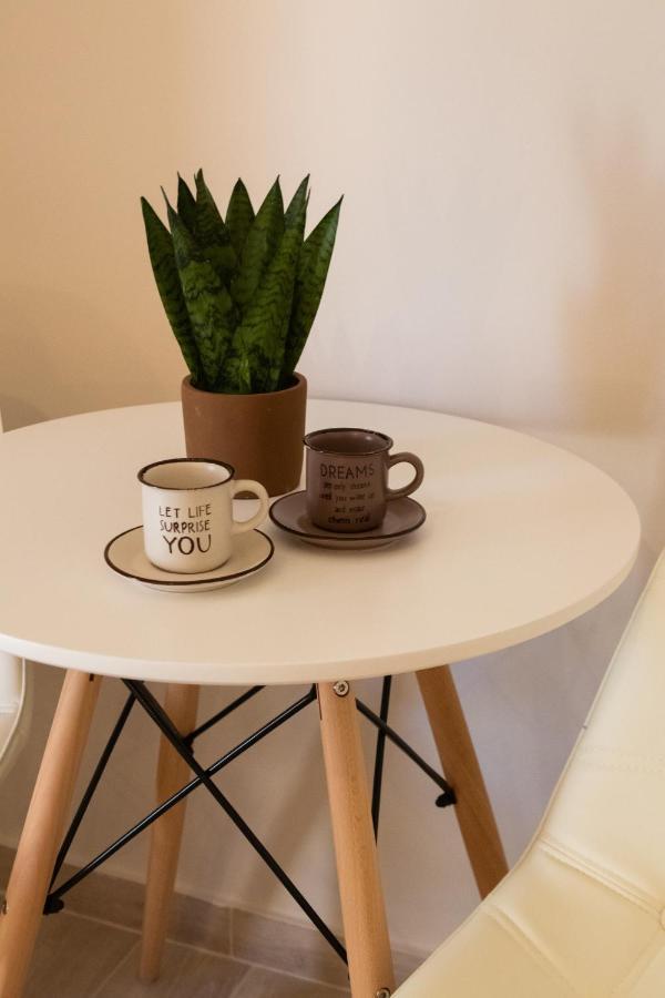 Langi Apartments Mesolóngion Екстериор снимка