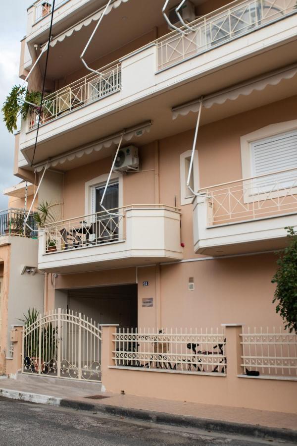 Langi Apartments Mesolóngion Екстериор снимка