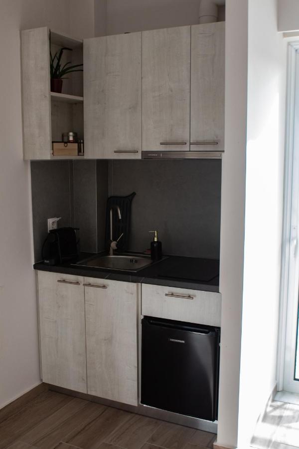 Langi Apartments Mesolóngion Екстериор снимка